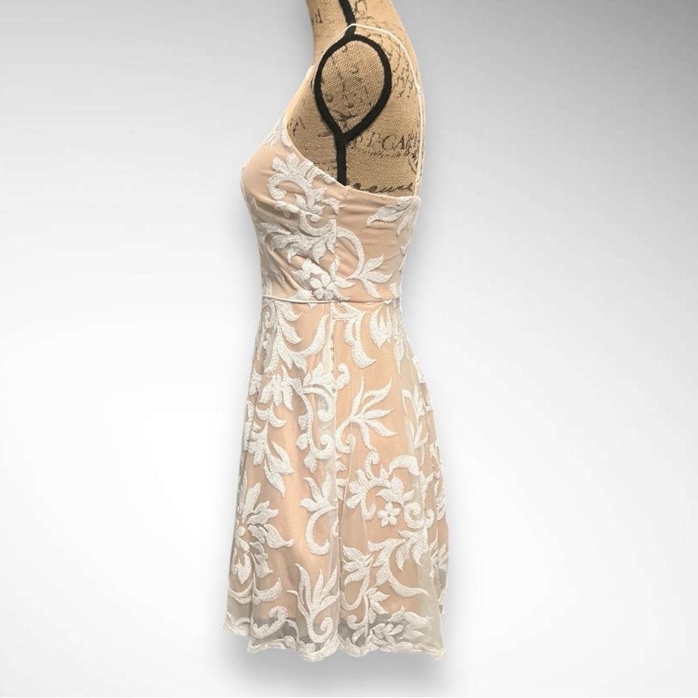 CITY TRIANGLES Ivory Embroidered Sequin Short Fit-and-Flare Dress Size 2‎ | EUC - Picture 5 of 10